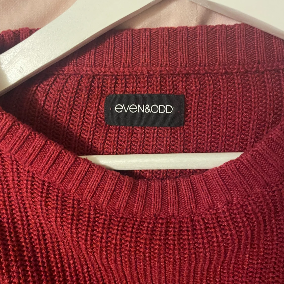 Vinröd croppad stickad tröja Even&Odd - 1