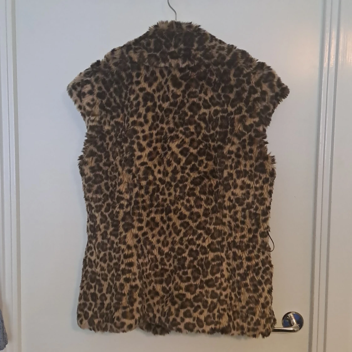 Leopardmönstrad pälsväst  - 2