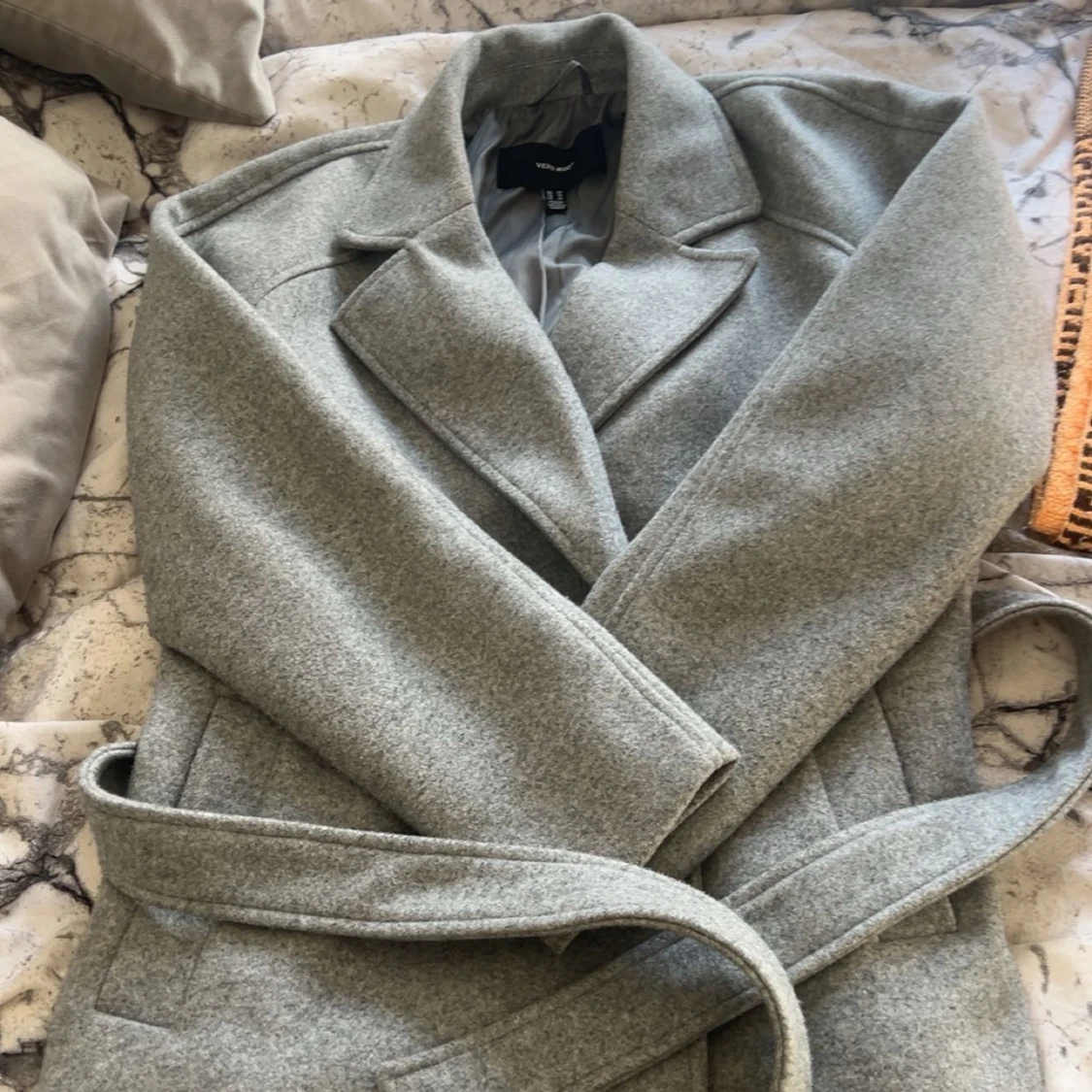 Grå kappa från Vero Moda  - 1