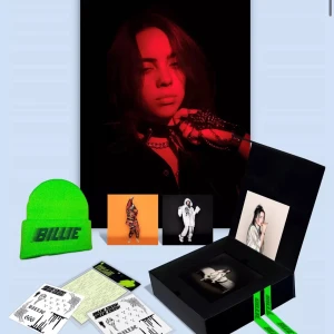 Billie Eilish förvaringslåda - Billie Eilish fan box ifrån store.billieeilish.com  (den säljs inte längre) inkluderar endast ett oanvänt skosnöre. Annars tom. Liten defekt vid kartongen men är fortfarande funktionell. Endast använt som dekoration. Köpt för $65 (≈600kr)