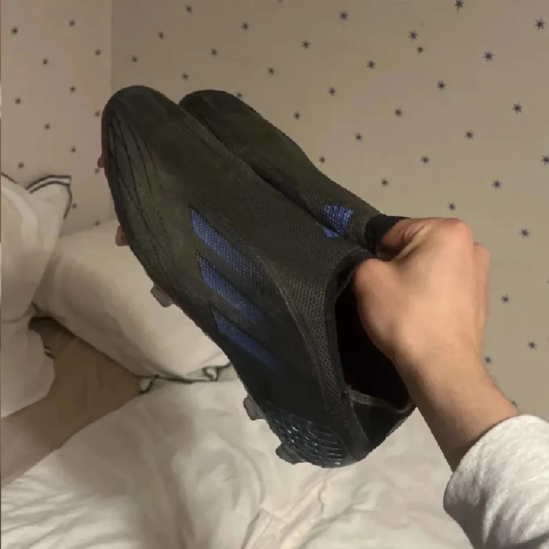 Adidas svarta fotbollsskor - 1