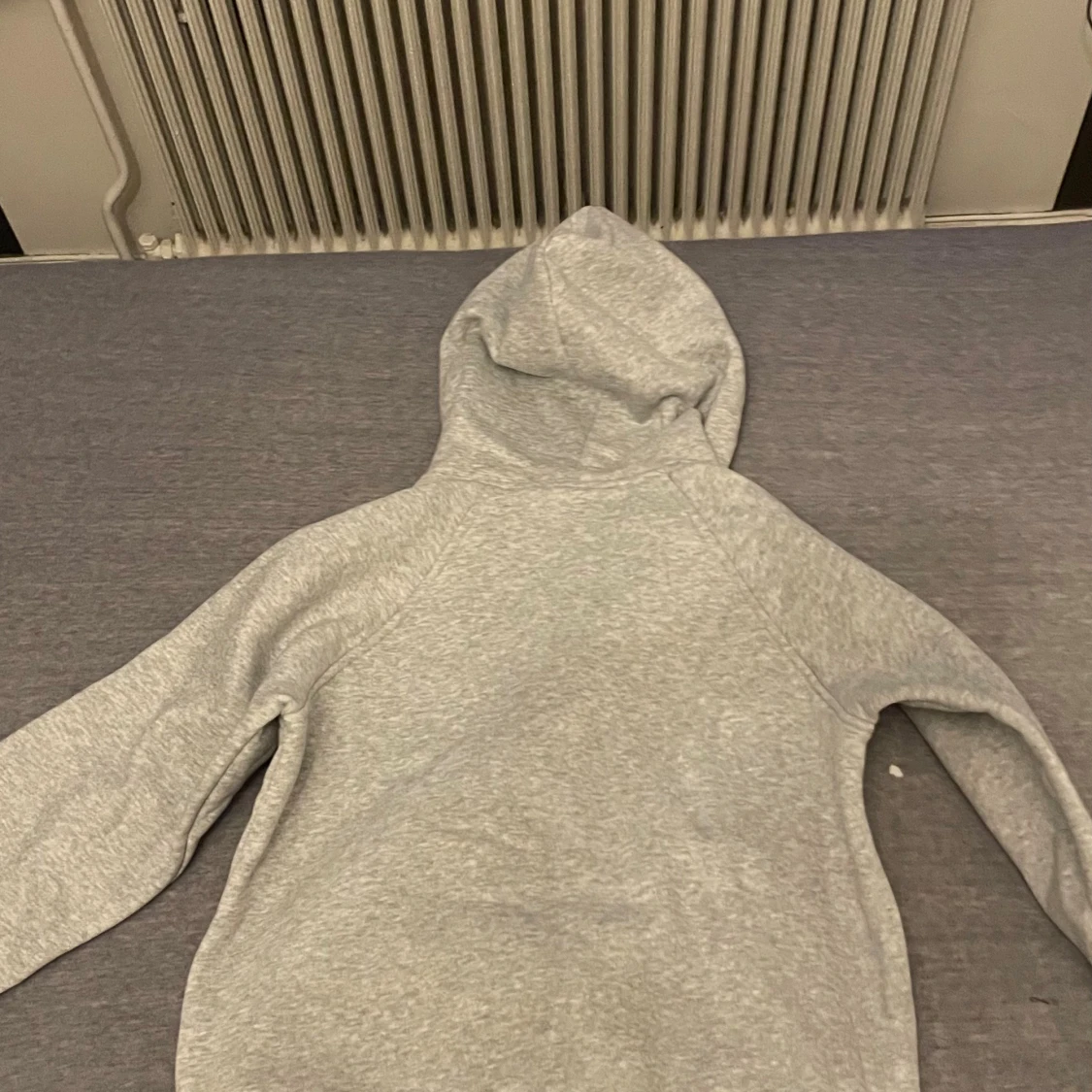 Grå hoodie från Burberry med dragkedja - 4