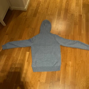 Polo Ralph Lauren tröja  - Nu säljer jag min polo Ralph lauren tröja i mycket fint skick! Den är som en helt ny tröja inga defekter eller något bara höra av dig vid frågor och funderingar 