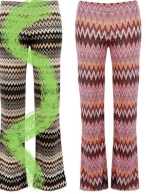 Rosa mönstrade bootcut orrebyxor - Snygga bootcut med färgglatt zigzag-mönster i rosa. Byxorna har hög midja och är tillverkade i ett stretchigt material som ger en skön passform. Perfekta för dig som vill sticka ut med din stil.