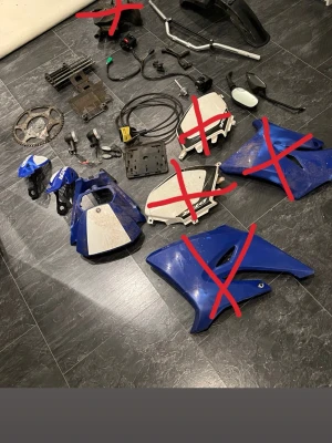 Yamaha DT tillbehör  - Säljer lite olika delar som tillhört Yamaha dt 50r 2007! Om du är sugen på allt eller ba vissa delar är det bara att höra av sig! , pris kan diskuteras! 😃