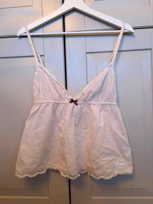 Odd Molly topp - Jättesöt topp från Odd Molly! Cremevit färg.