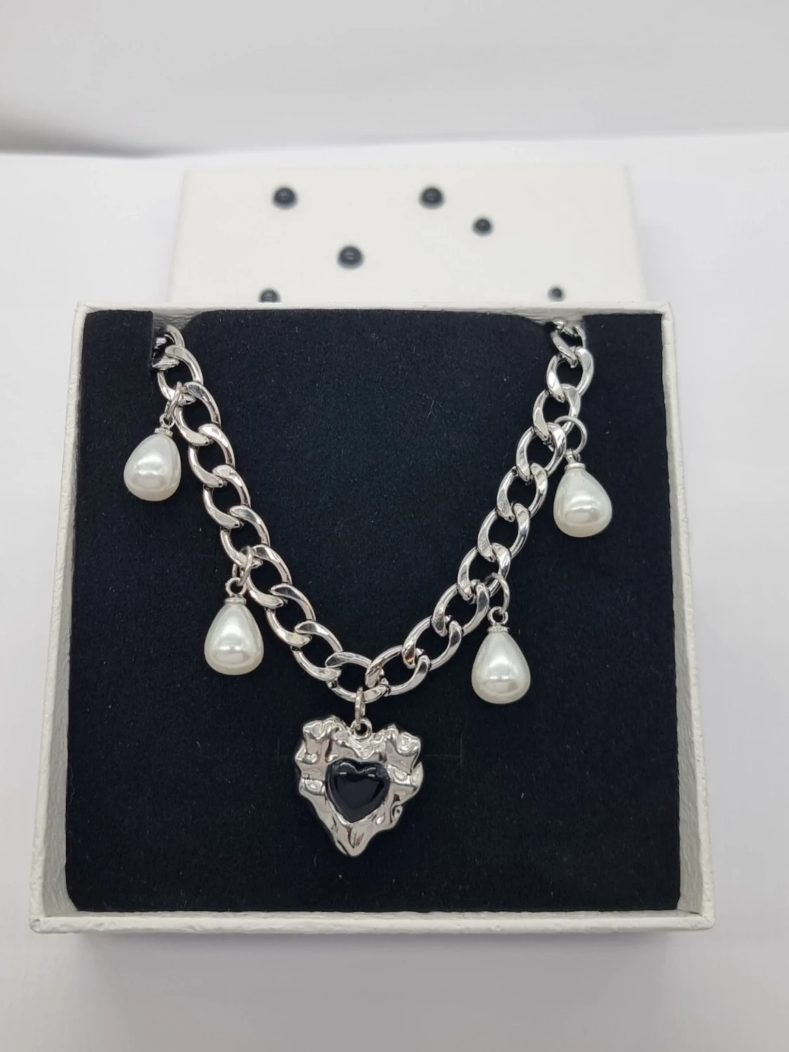 Stilfullt halsband med hjärta  - 1