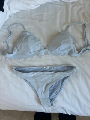 Söt bikini - Så söt ljusblå bikini