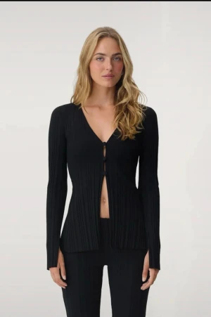 Avora Bella Cardigan - Prislapp kvar 