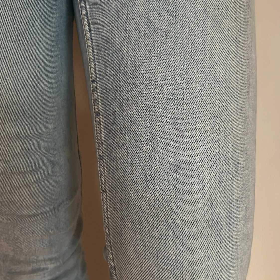 Ljusblå bootcut jeans från Gina Tricot - 2