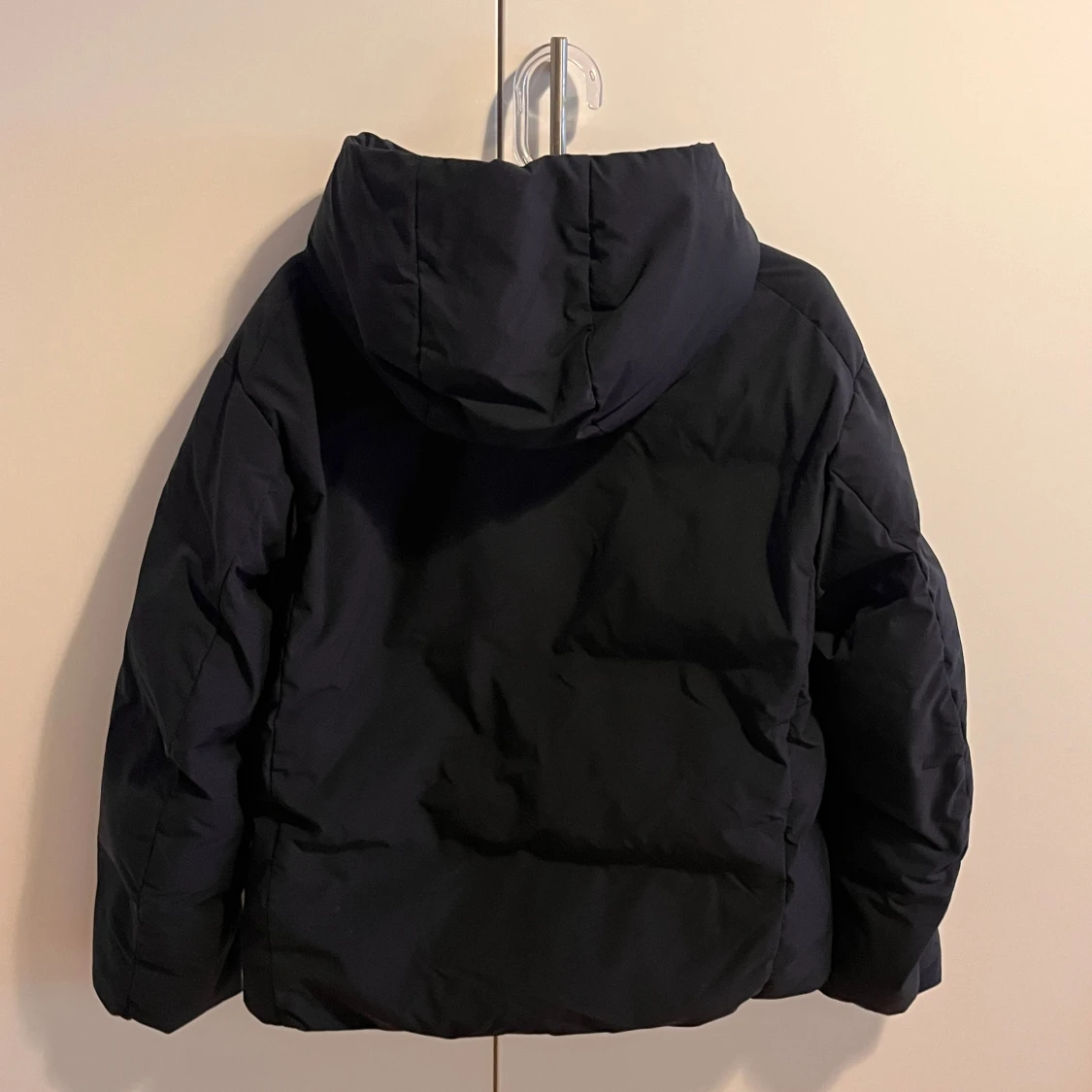 Svart pufferjacka från Uniqlo  - 1