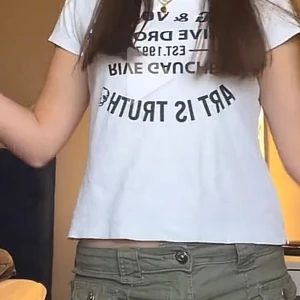 zadig t-shirt - superfin, har ett pyttelitet hål längst upp men absolut inget man tänker på alls❣️