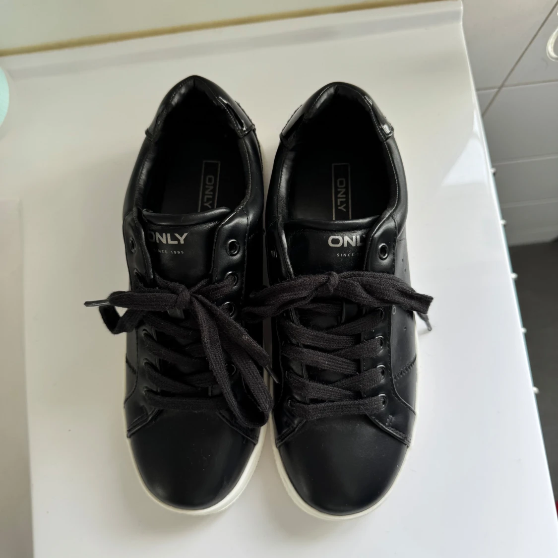 Svarta sneakers - 2