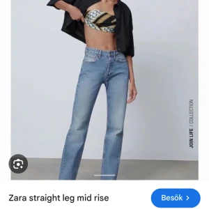 Zara straight leg jeans midwaist - Snygga ljusblå jeans från Zara med raka ben och midwaist-passform. Kom dm för att se mer bilder. Lite ljusare irl än på bild
