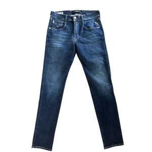 REPLAY ANBASS JEANS  - Replay Anbass jeans - Storlek 31W/32L Längd: 102cm/Midija:41cm - Hör av dig vid minsta fundering// Deluxecloset 