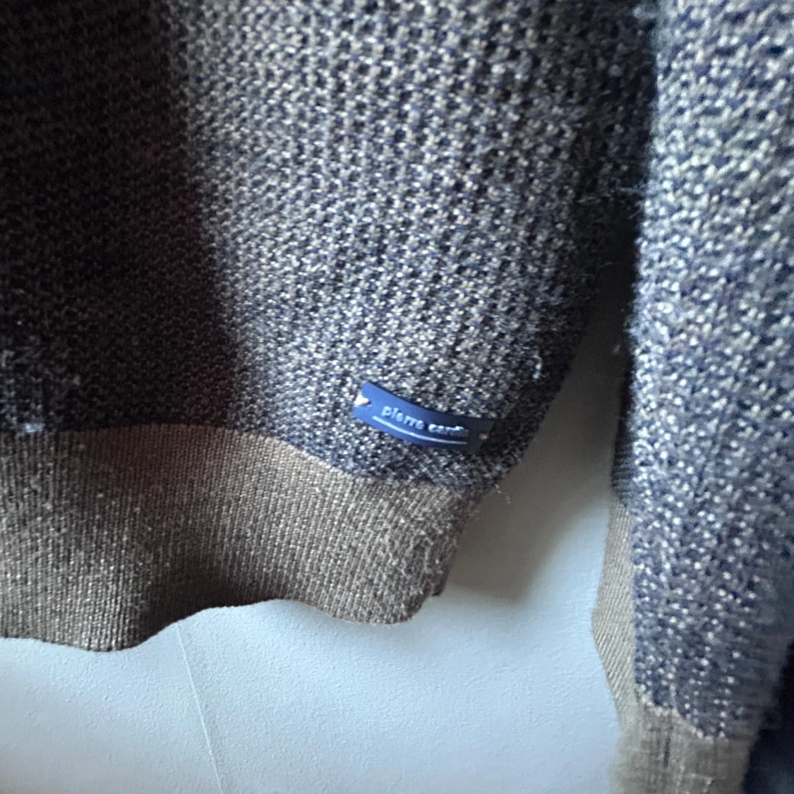 Brun stickad kofta från Pierre Cardin - 3