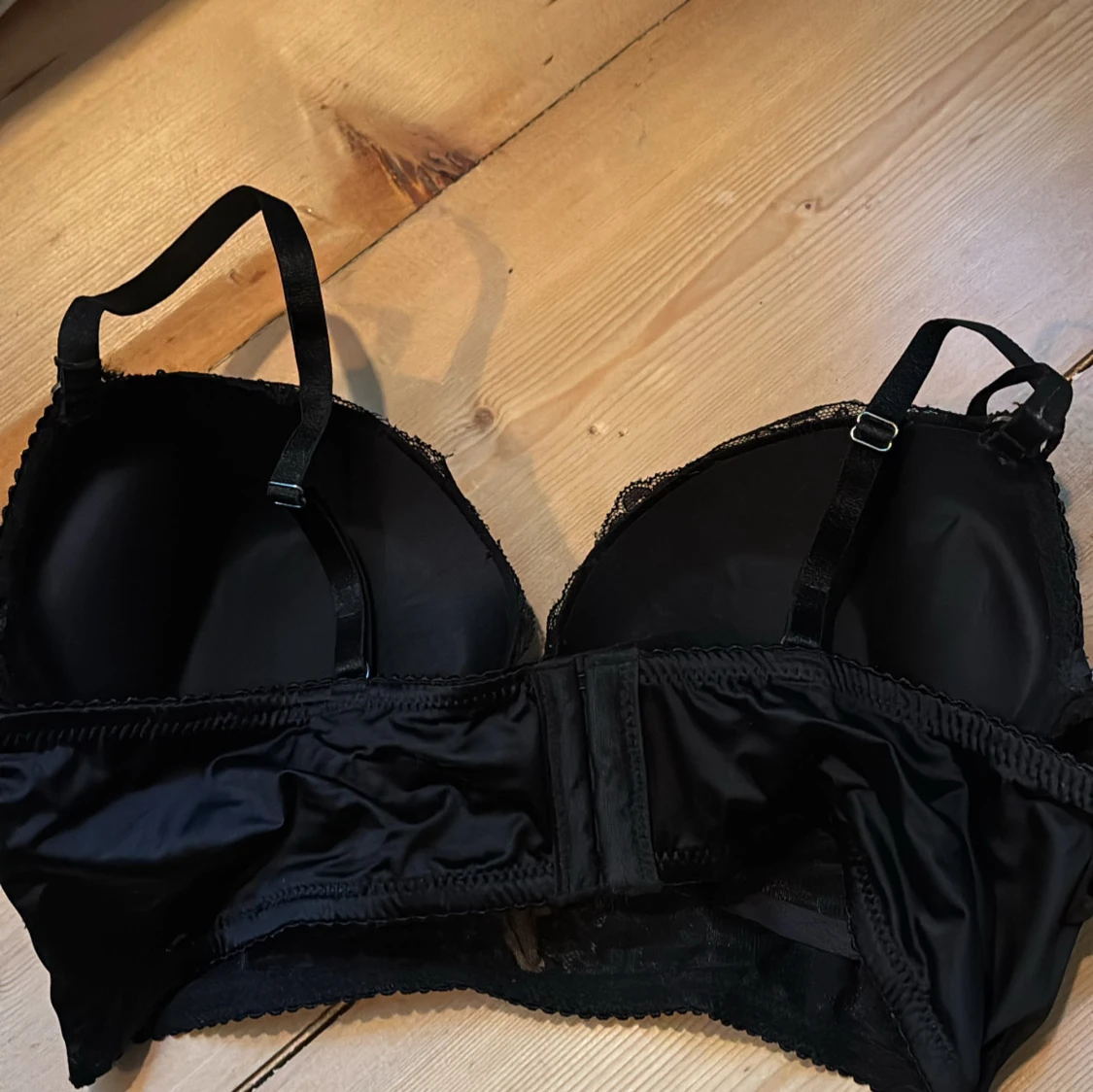 Svart Bh med glitter detaljer  - 1