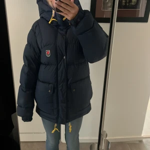  Fjällräven - säljer fjällräven i storlwk xs menś. fint skick!