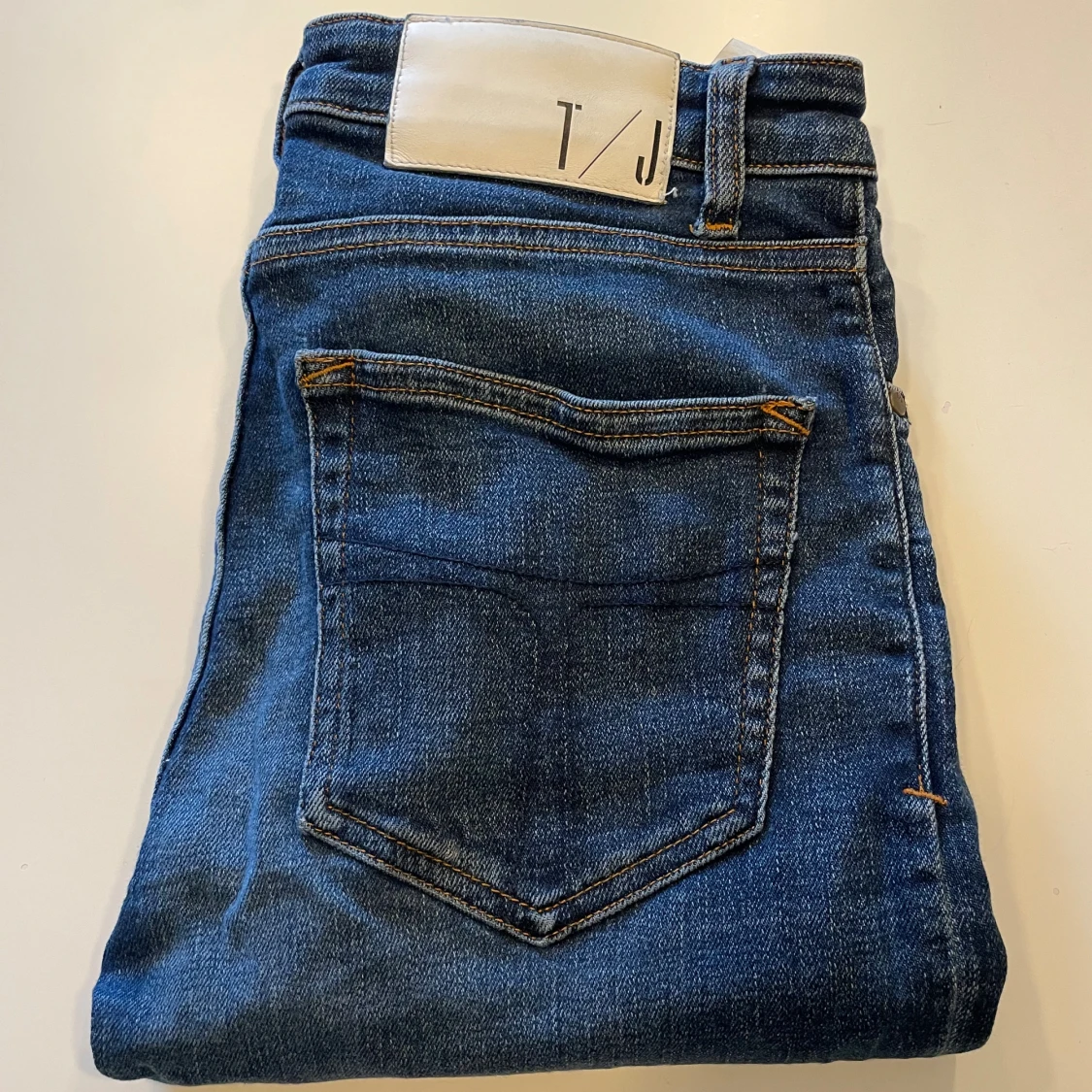 Mörk blå jeans från Tiger Of Sweden