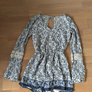 Hollister jumpsuit - Den är i bra skick som ny, väldigt fin 🫶