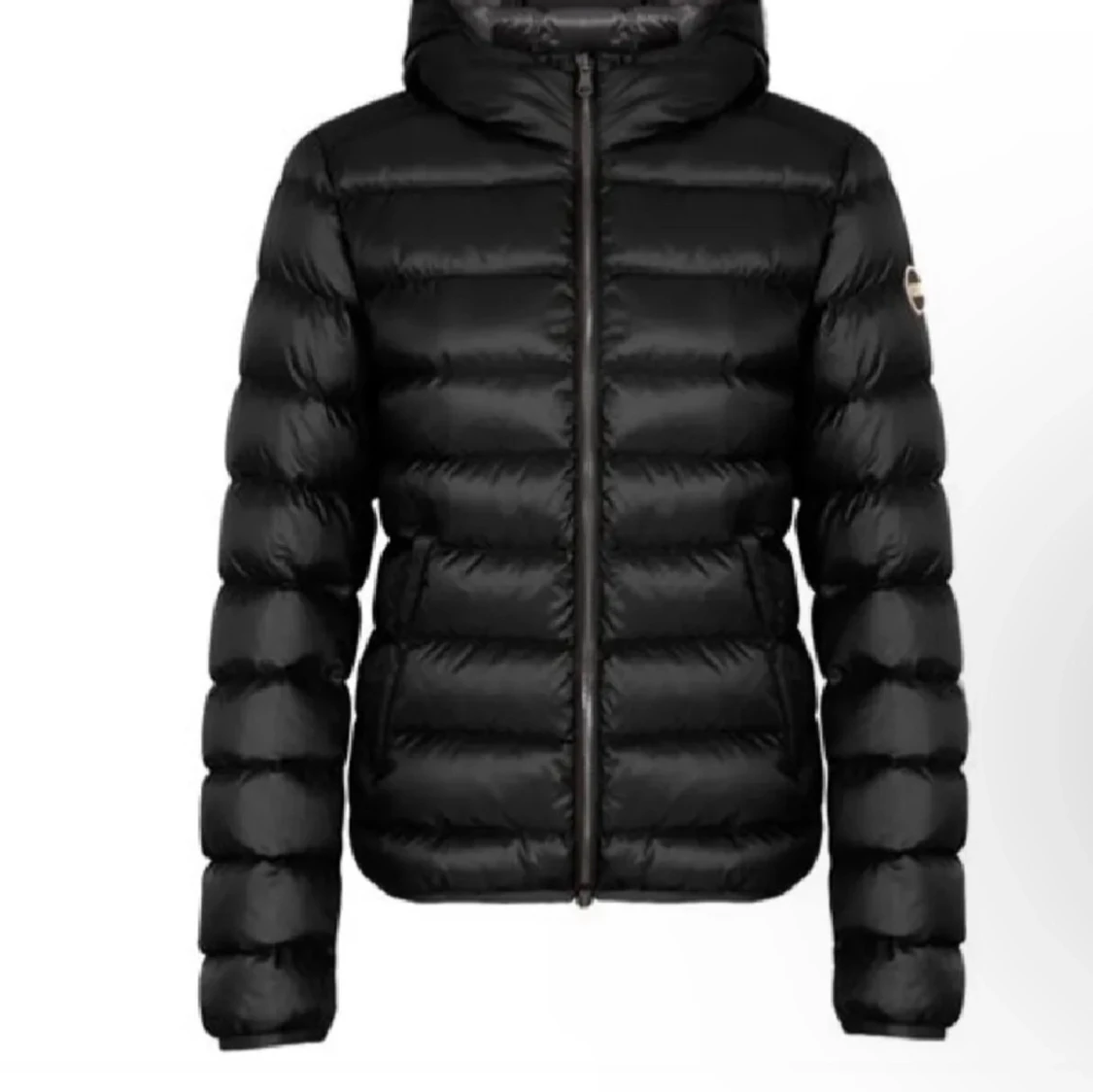 Svart dunjacka från Colmar