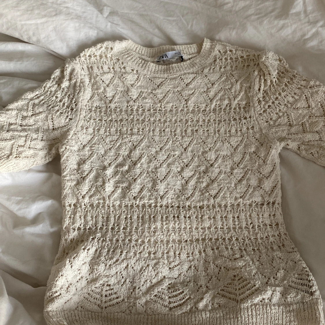 Beige stickad topp från Zara S