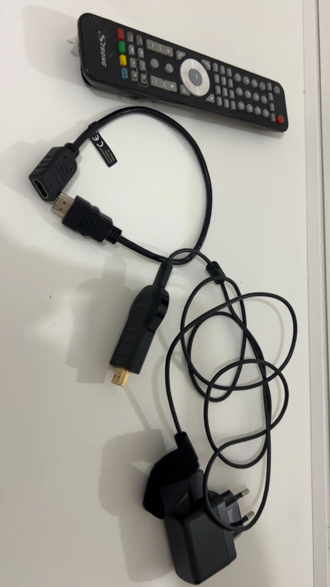 Strong TV med fjärrkontroll och Chromecast  - 2