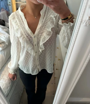 Zara blus - Superfin blus som knappt är använd