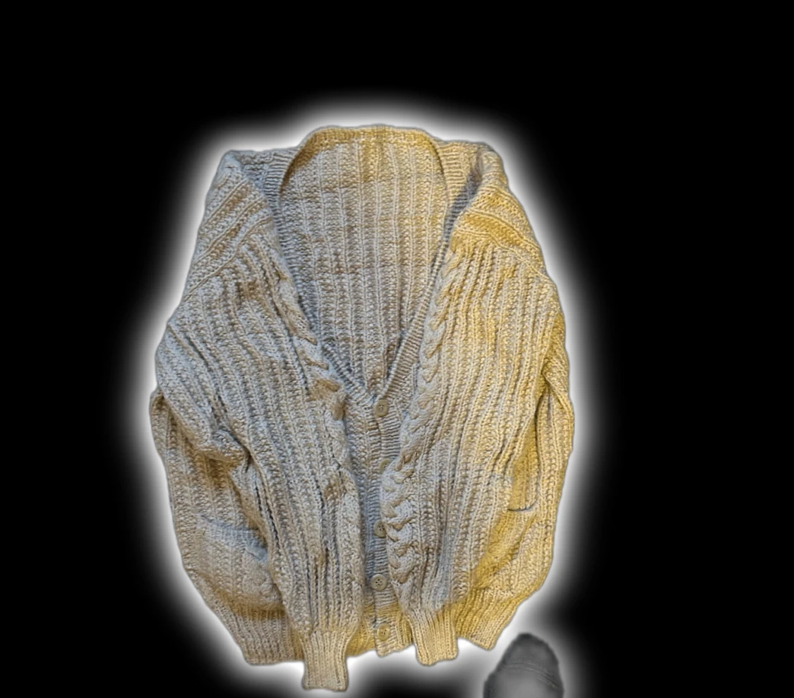 Beige stickad kofta med flätmönster - 1