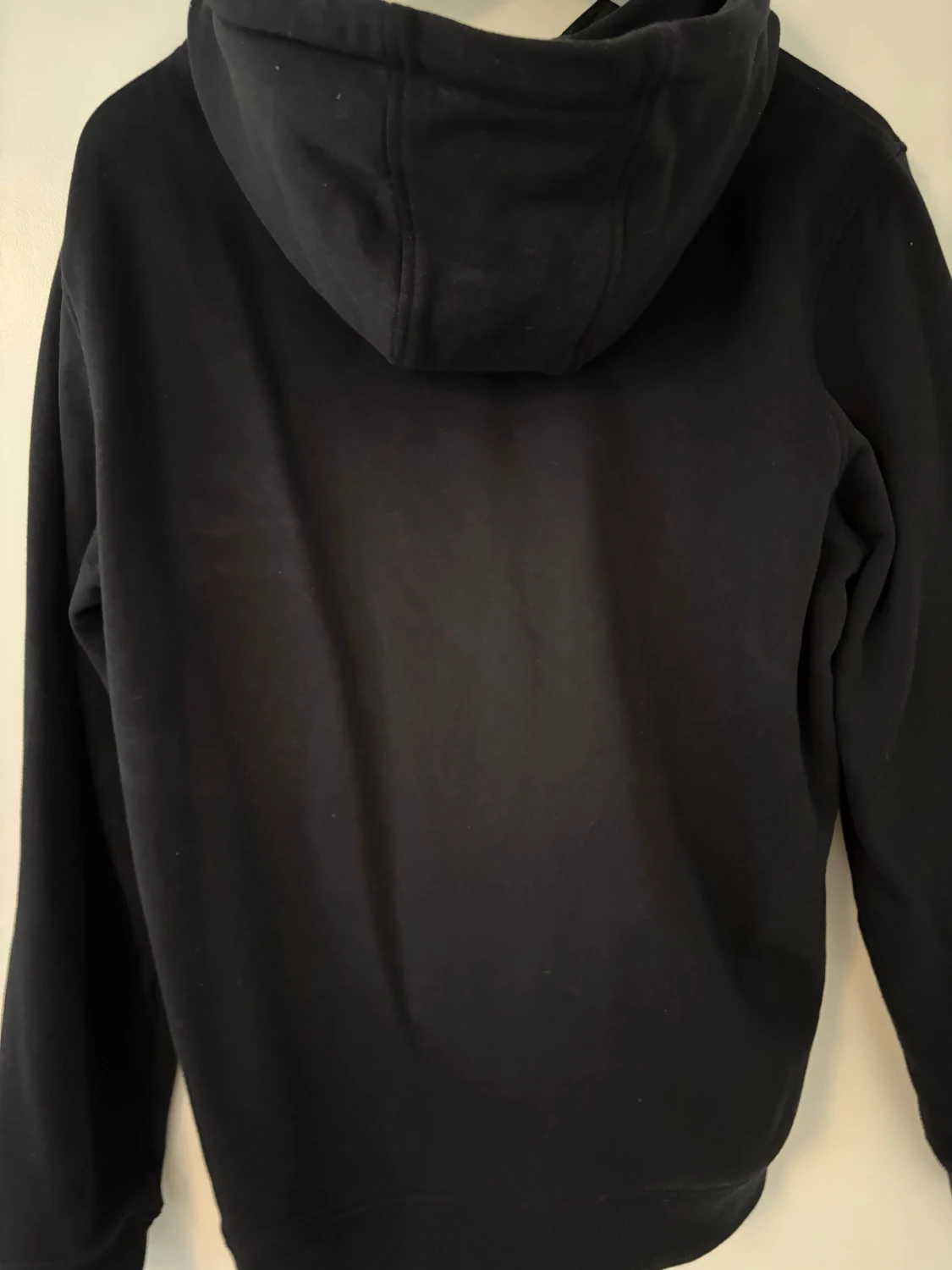 Svart hoodie från Urban Classics M - 2