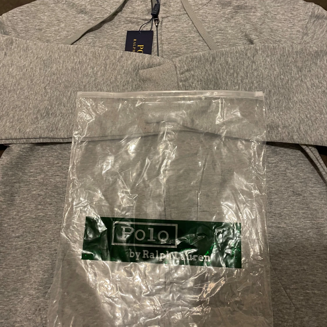 Grå hoodie från Polo Ralph Lauren - 4