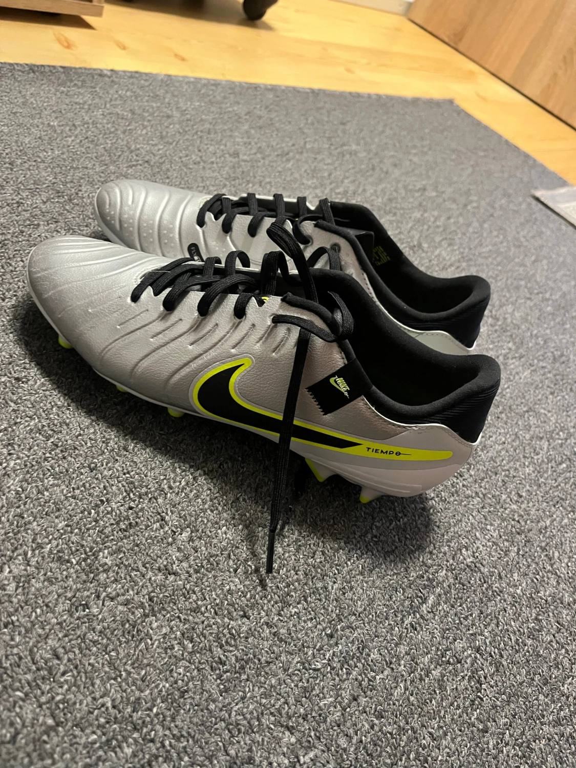 Nike Tiempo grå fotbollsskor - 2