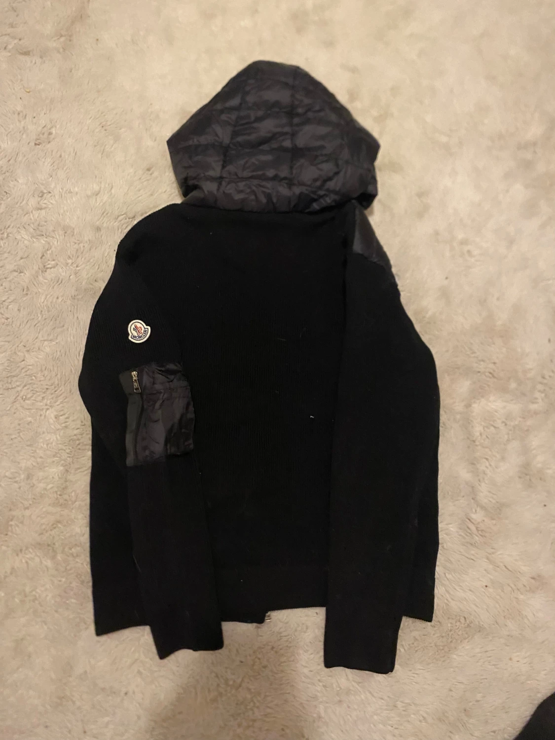 Svart Moncler pufferjacka med huva - 3