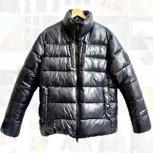 Save the duck jacka - Save the duck LUCK. Storlek L Nytt lägre pris!! Köpt januari-23. Använd fåtal gånger.  Som ny. 🤗