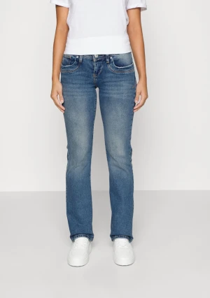 Ltb jeans Valerie - Säljer dessa jätte snygga och populära jeans från Ltb, storlek W26 L32💕 De är lite slitna längst ner men annars riktigt fina! Skriv om du har frågor💞