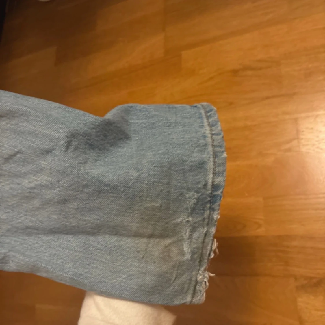 Ljusblå raka jeans från Zara  - 2