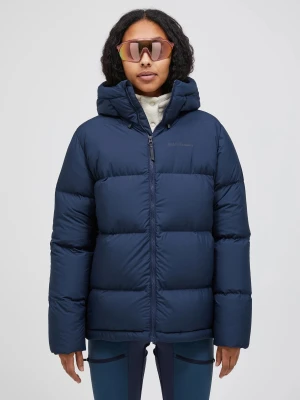 W Rivel puffer jacket peak performance  - Ny pris 4200 kr. Två lagade skador på höger arm i övrigt mycket gott skick, med mycket dun kvar. Jag är 168 cm och den är lite för liten för mig. 