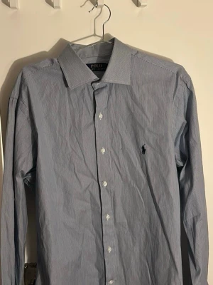 Ralph Lauren skjorta  - Säljer nu en skjorta från Ralph Lauren 