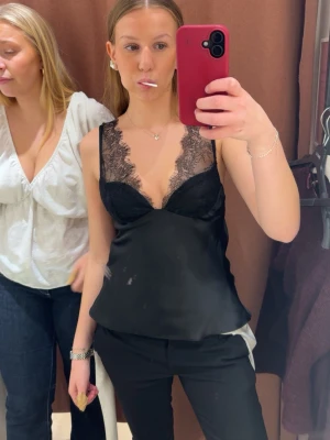 satin topp från zara - använd enstaka gång, slutsåld🤗