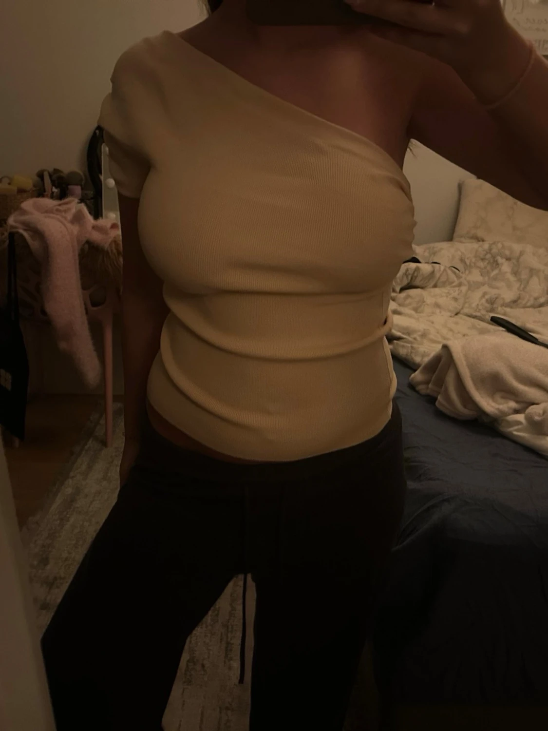 Beige oneshoulder topp från Zara - 2