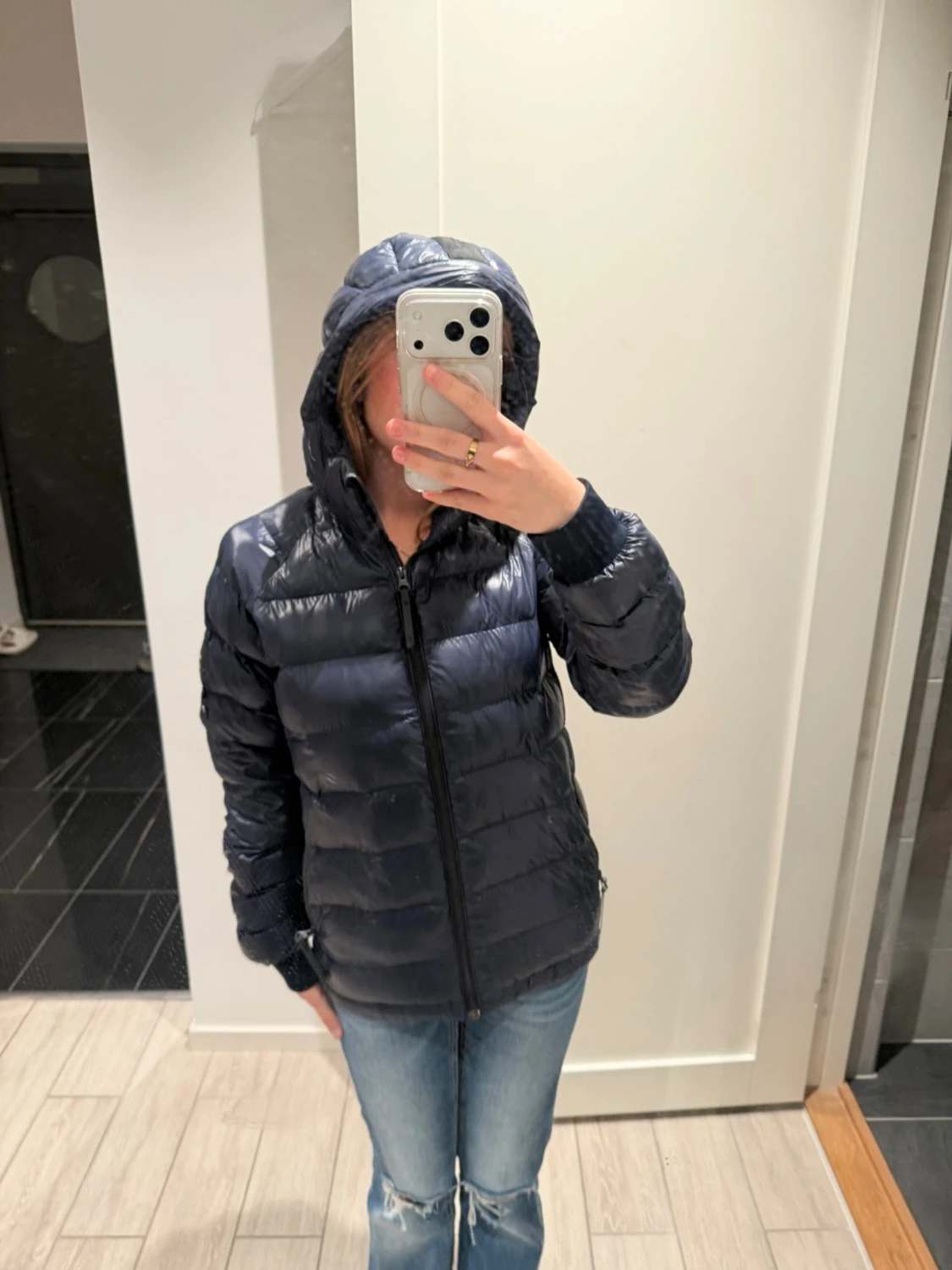 Mörkblå pufferjacka från Peak Performance - 3