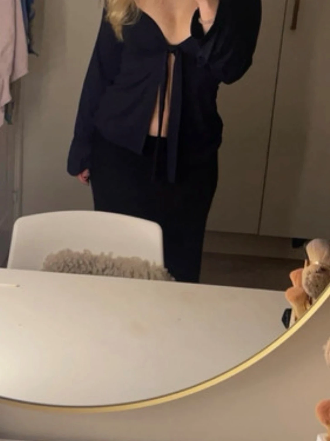 Mörkblå topp med knyt  - 1