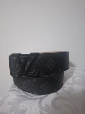 Louis vuitton bälte  - Helt nytt, flera bälte finns på min konto!