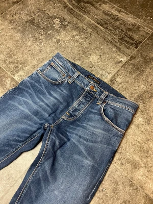 Nudie Jeans - Slim Fit - Riktigt snygga nudies i 30/32! Inga skador eller så, skriv ifall ni har frågor👏🫡