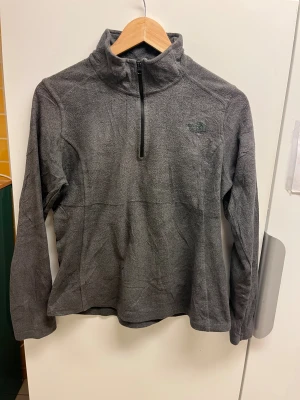 The North Face Fleecetröja - Storlek Medium, fint använt skick 
