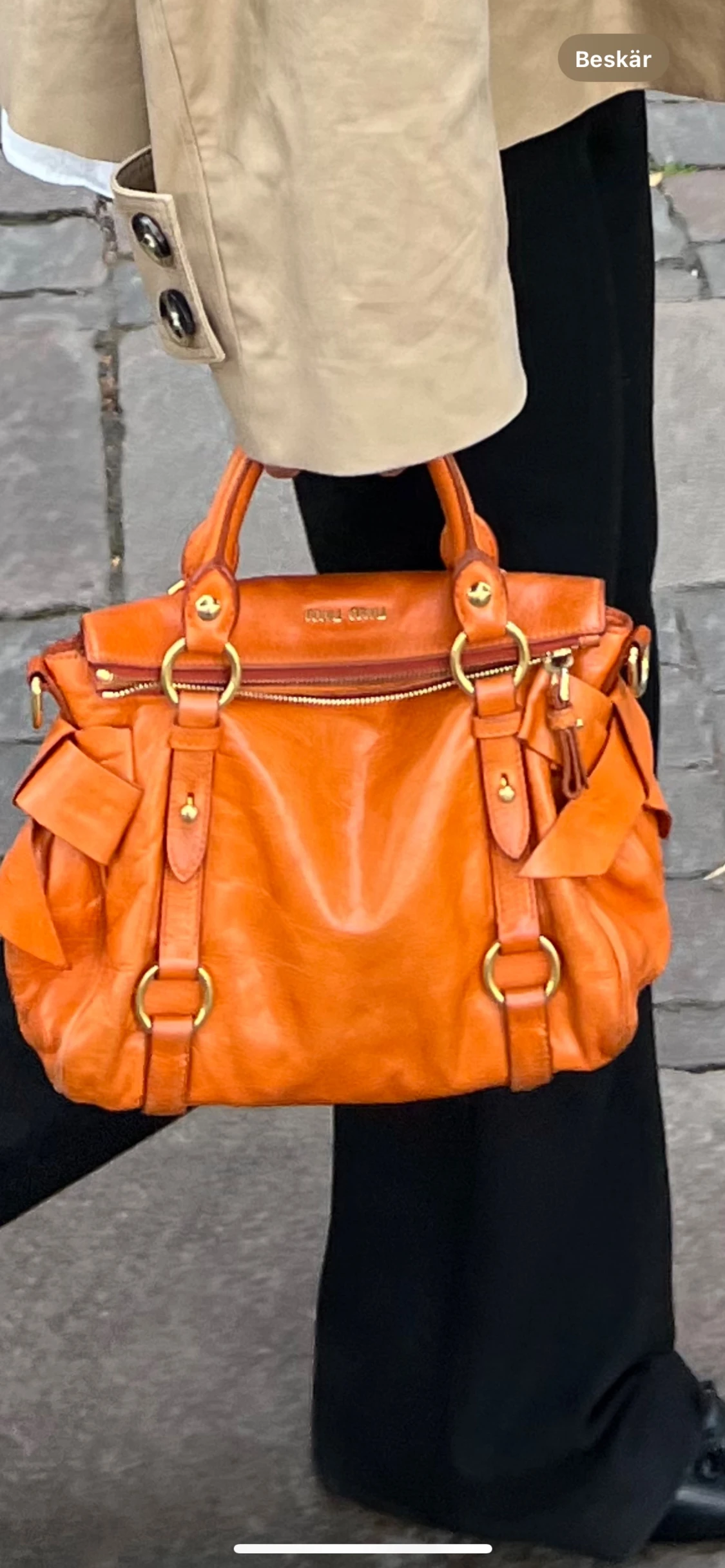 Orange handväska från Miu Miu i skinn - 2