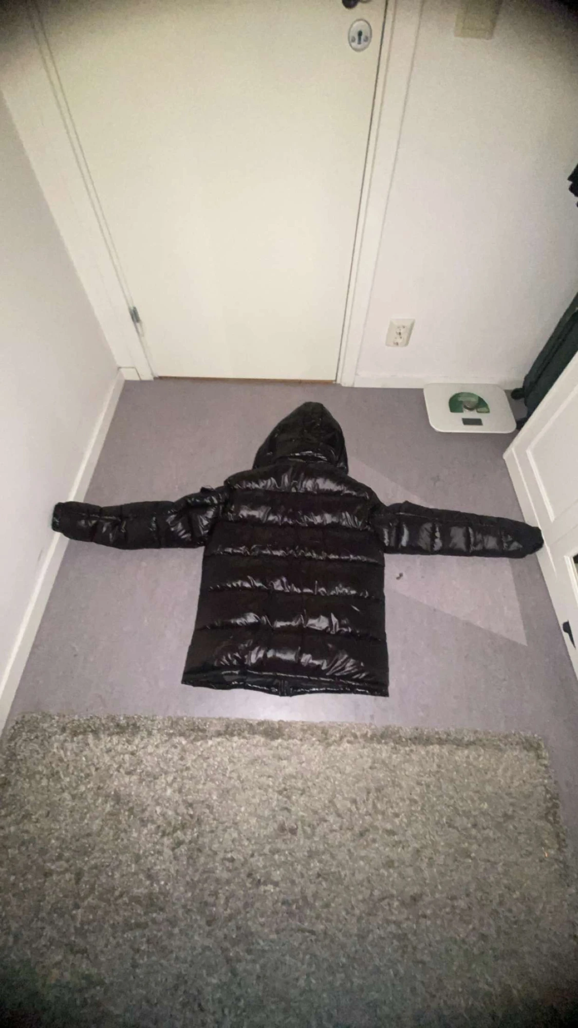 Svart Moncler pufferjacka med huva - 1