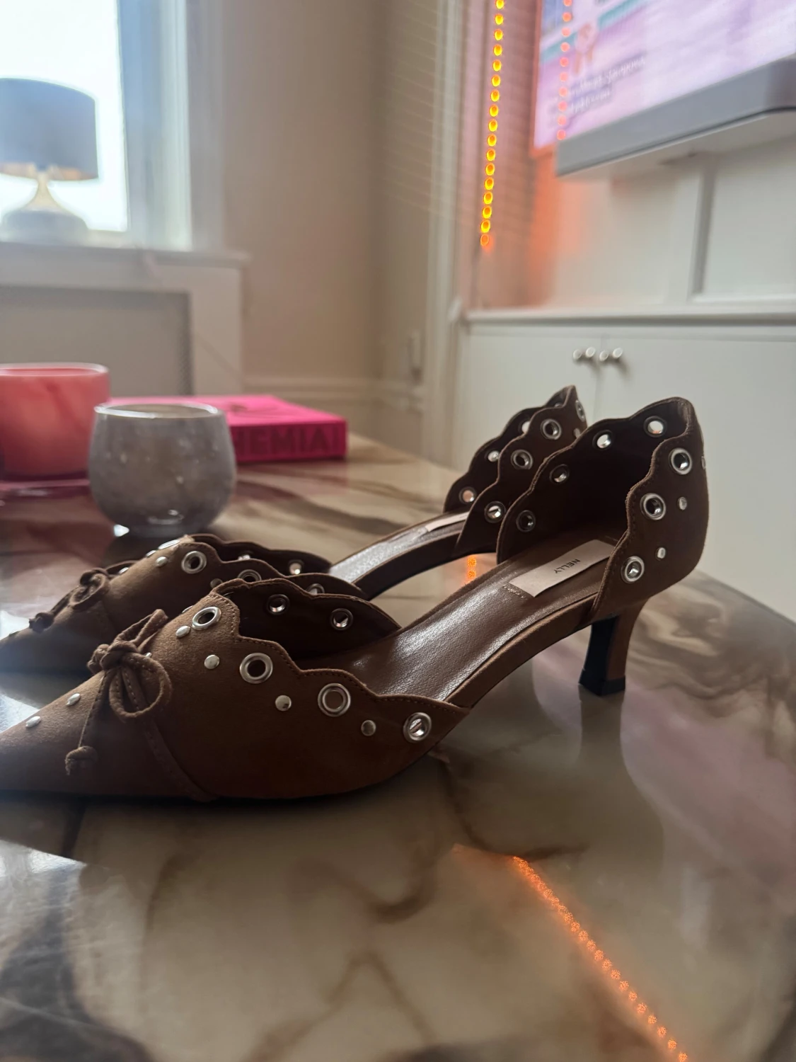 Bruna klackskor med detaljer från Nelly - 2