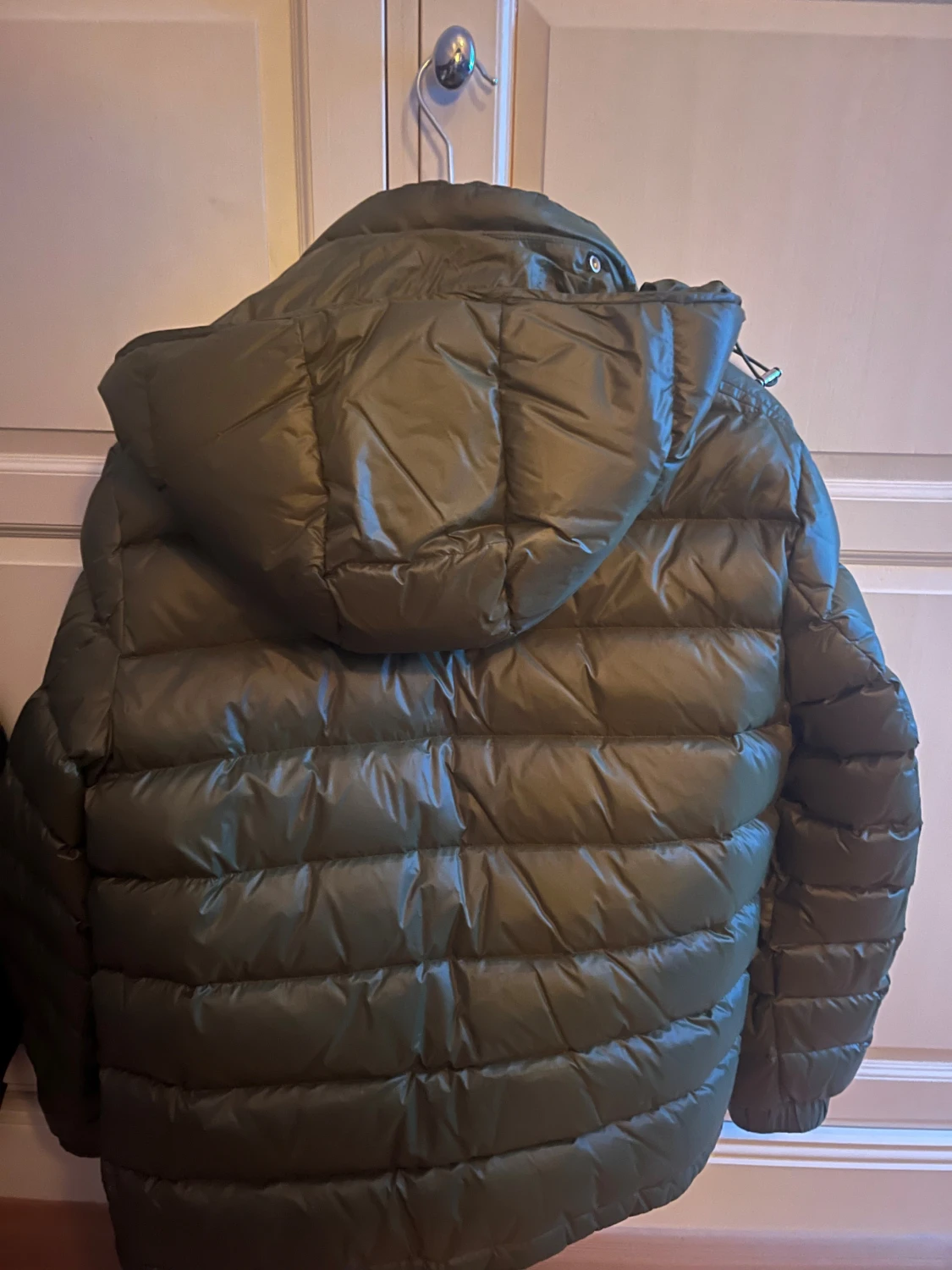 Mörkgrön pufferjacka från Bvaldi - 1