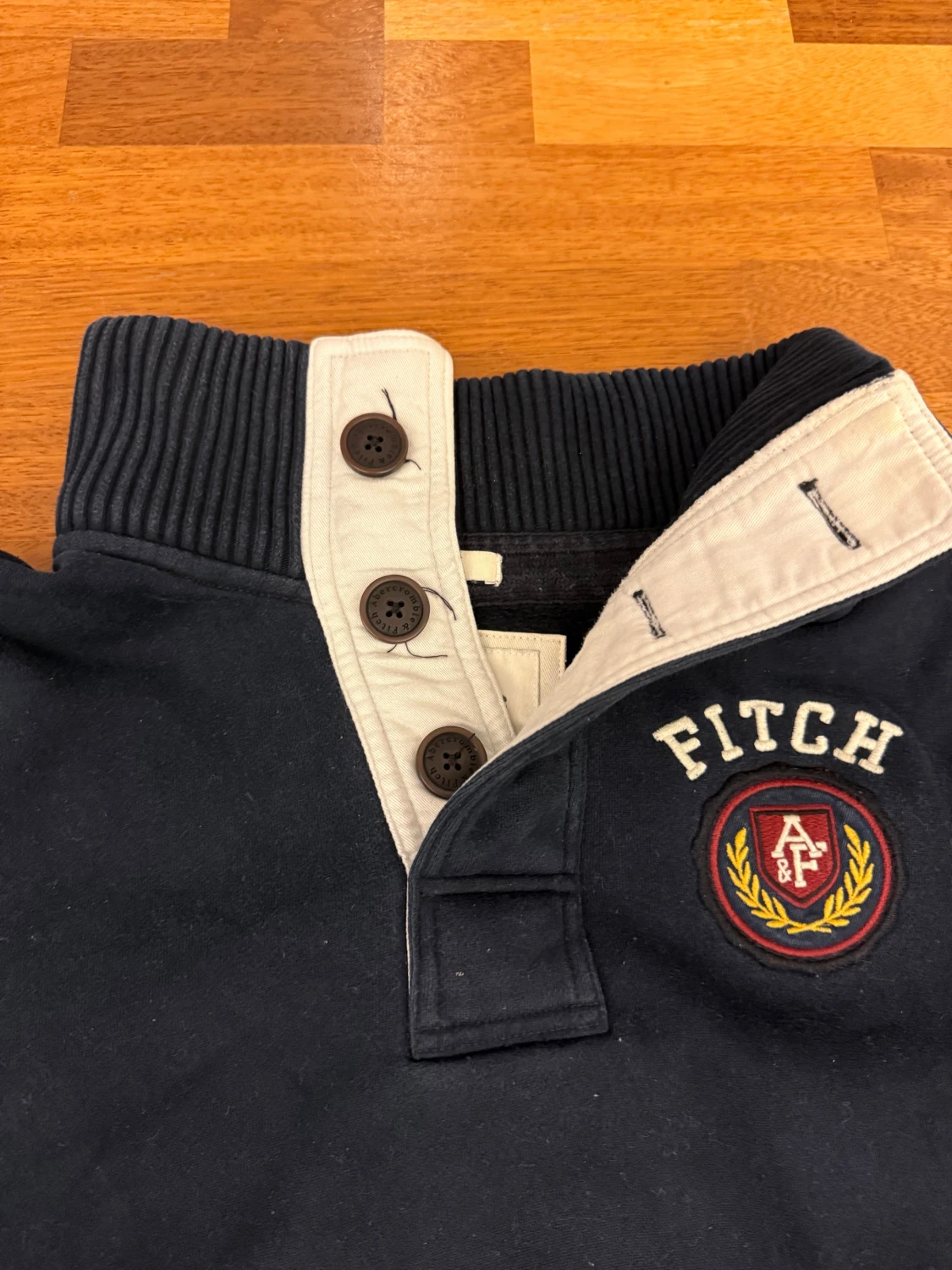 Mörkblå sweatshirt från Abercrombie & Fitch - 1